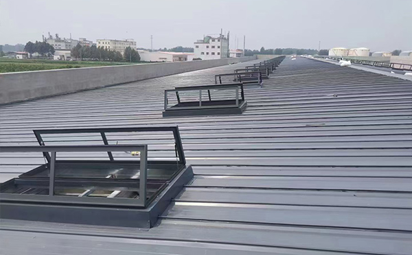 某中学室内体育馆沙雅排烟窗改造项目