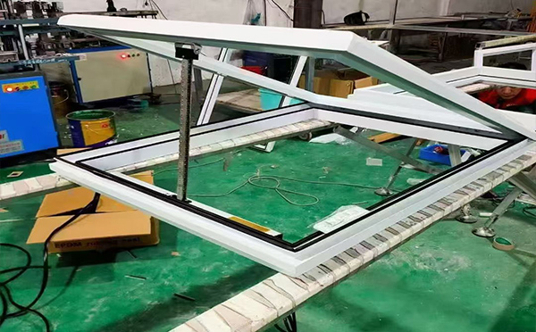 某地下车库出入口沙雅排烟窗配置工程